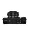 Fujifilm X-E5 Kamera mit XF23mm Objektiv in Schwarz, Nahaufnahme.